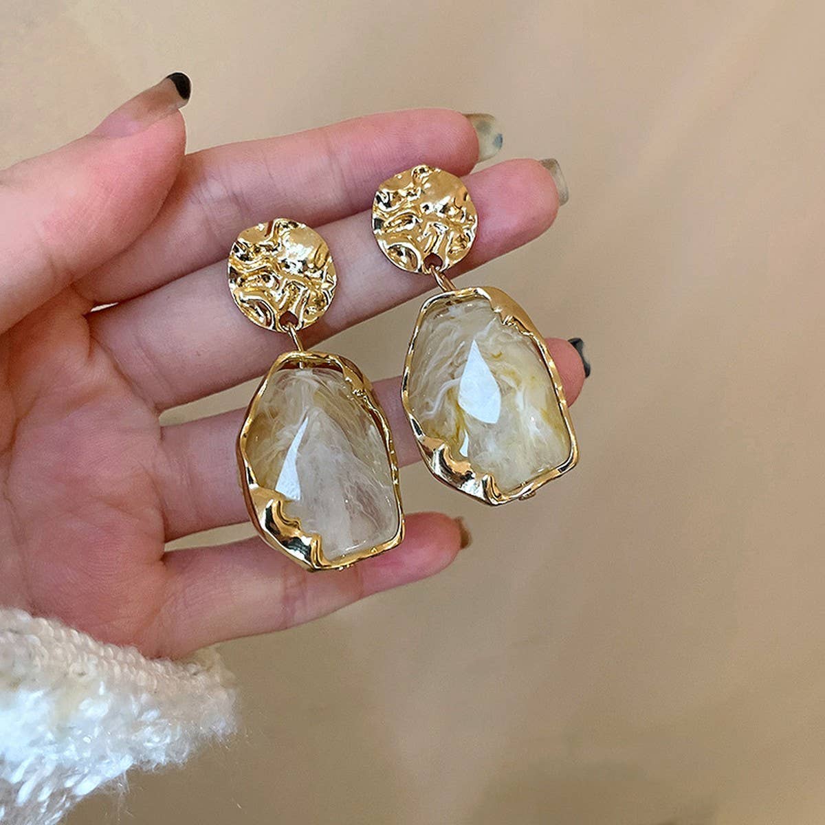 VINTAGE STYLE DROP EARRINGS