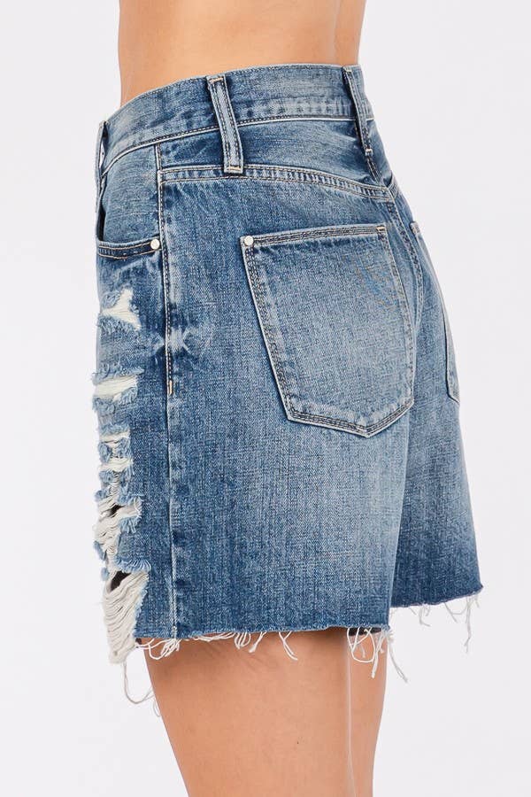 P1355R-MD HIGH RISE RIGID RELAXED MIDI SHORT W/ FRAYED HEM