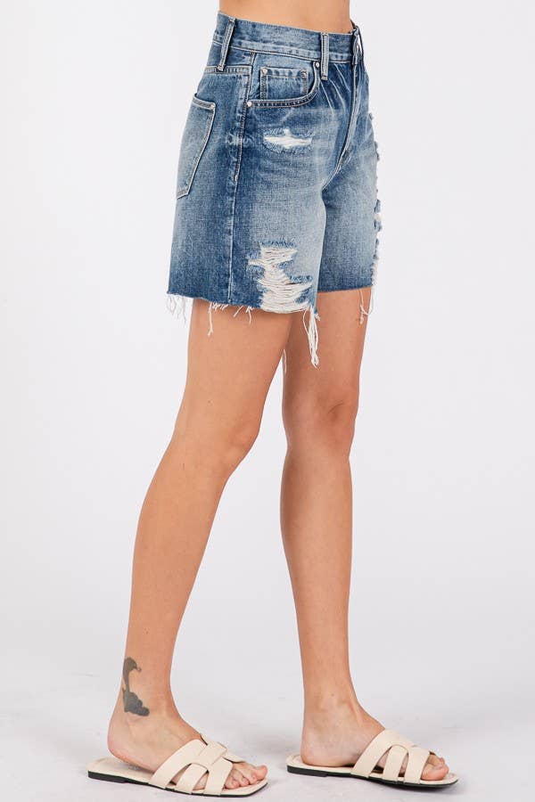 P1355R-MD HIGH RISE RIGID RELAXED MIDI SHORT W/ FRAYED HEM