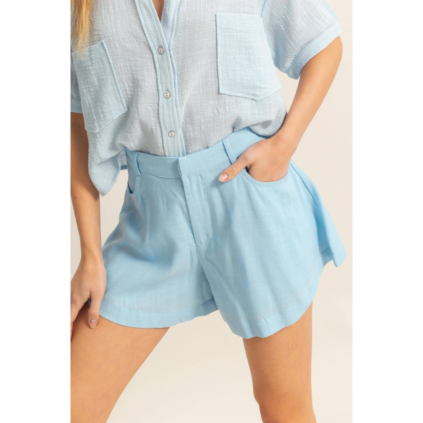 HF25A652-Linen Mid-Rise Flared Shorts