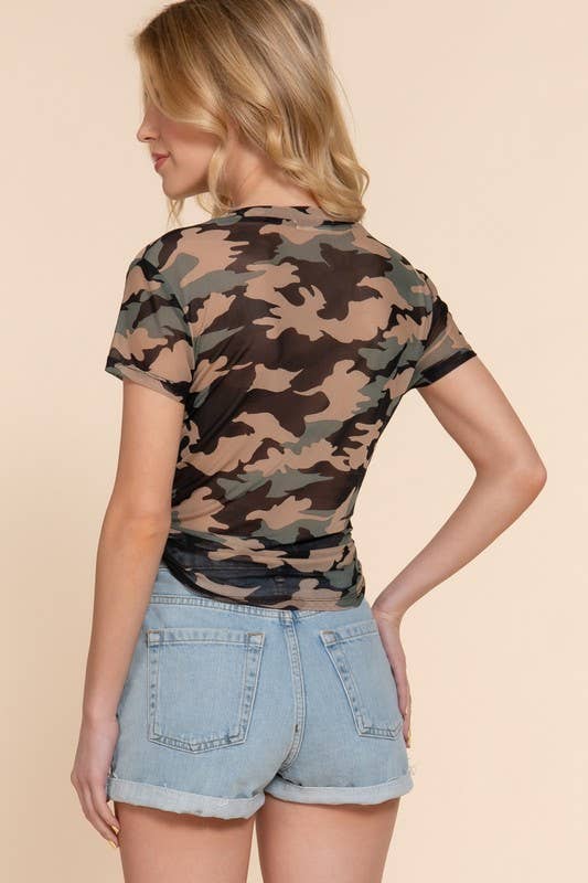 Short Sleeve Crew Neck Knotted Camo Print Mesh Mesh Top