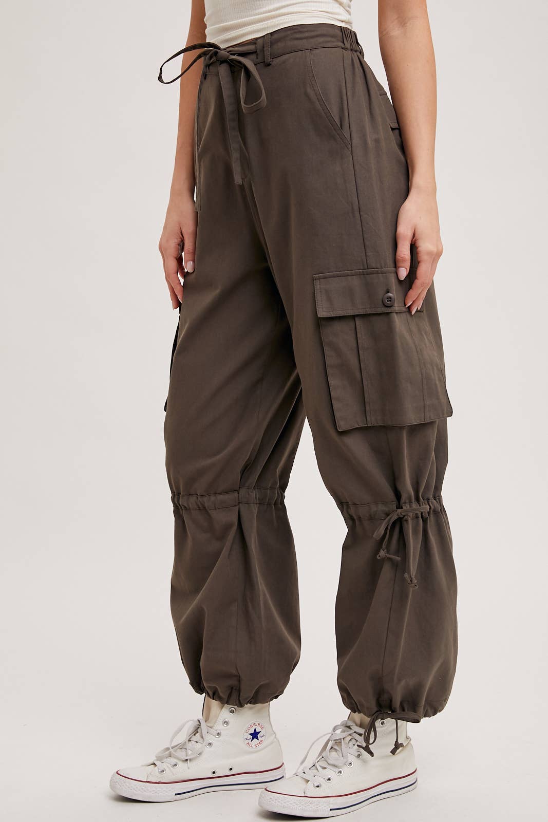 HIGH-RISE DRAWSTRING CARGO WIDE LEG PANTS