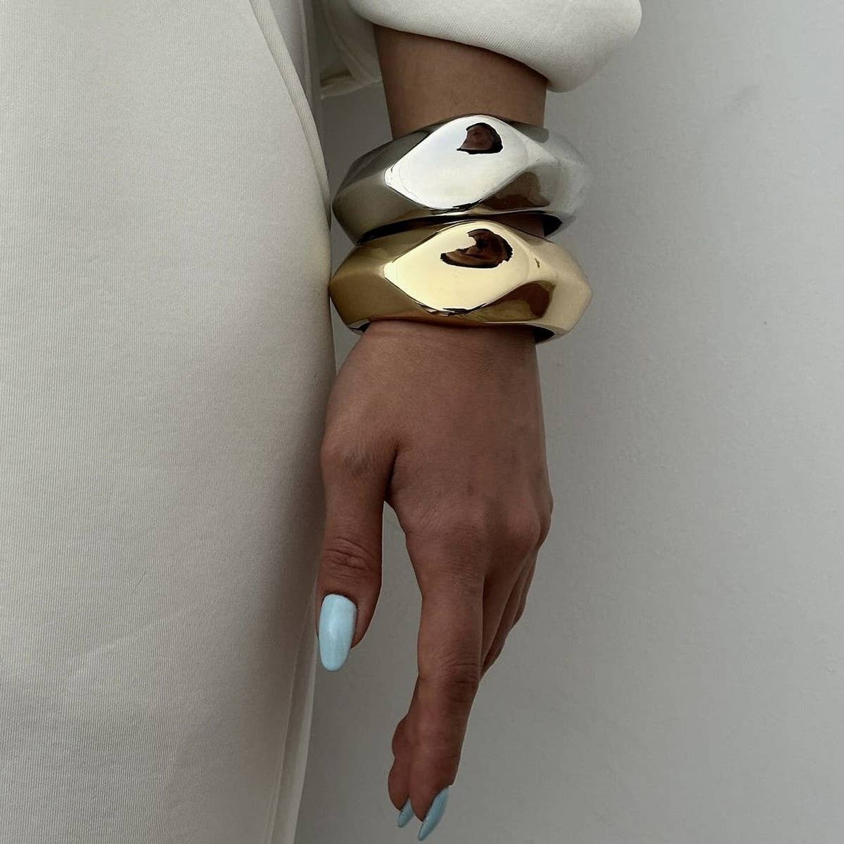 Hip-Hop Glossy Spring Cuff Bracelet for Womens_CWMM3080