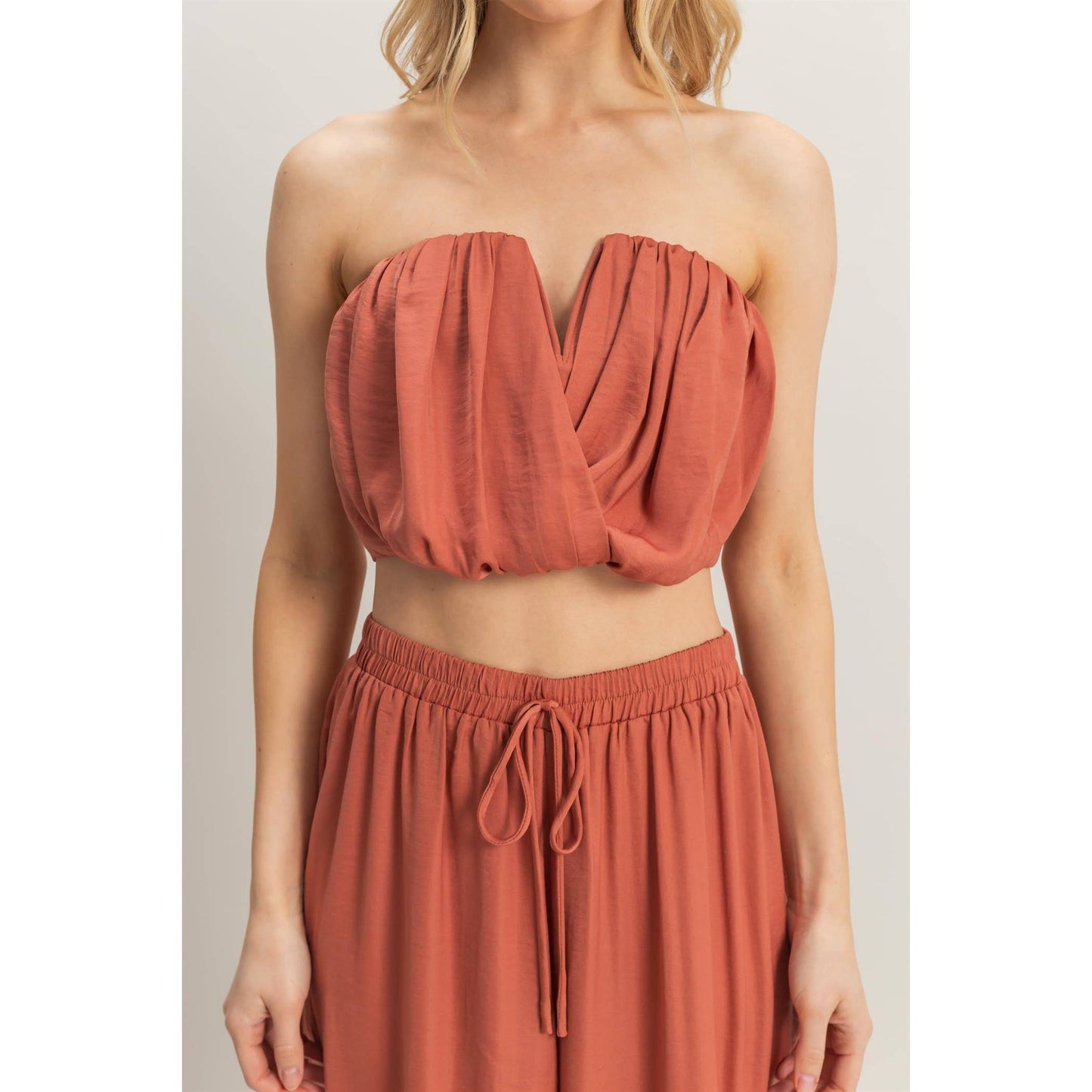 HF25E001-SET-Ruched Top And High Waist Pants Set