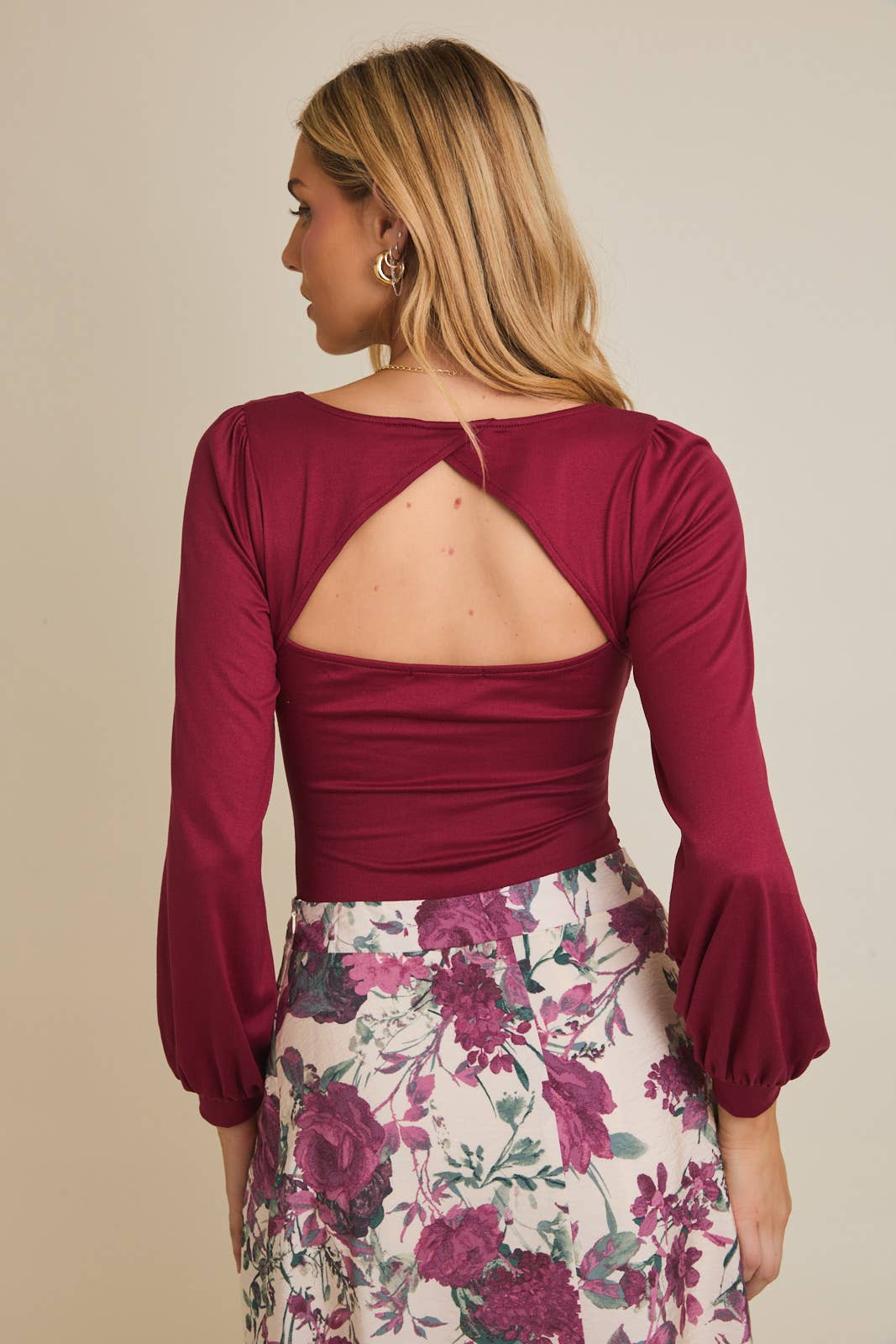 LONGSLEEVE SQUARE NECK BACK  BODYSUIT