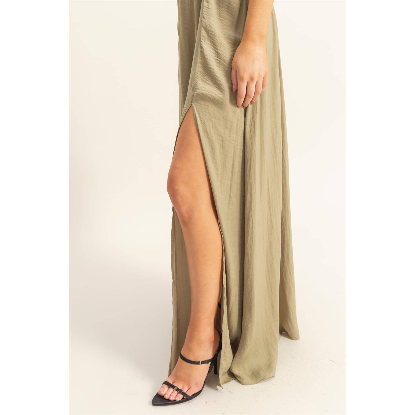 HF25E129-Side Cutout Side Slit Maxi Dress