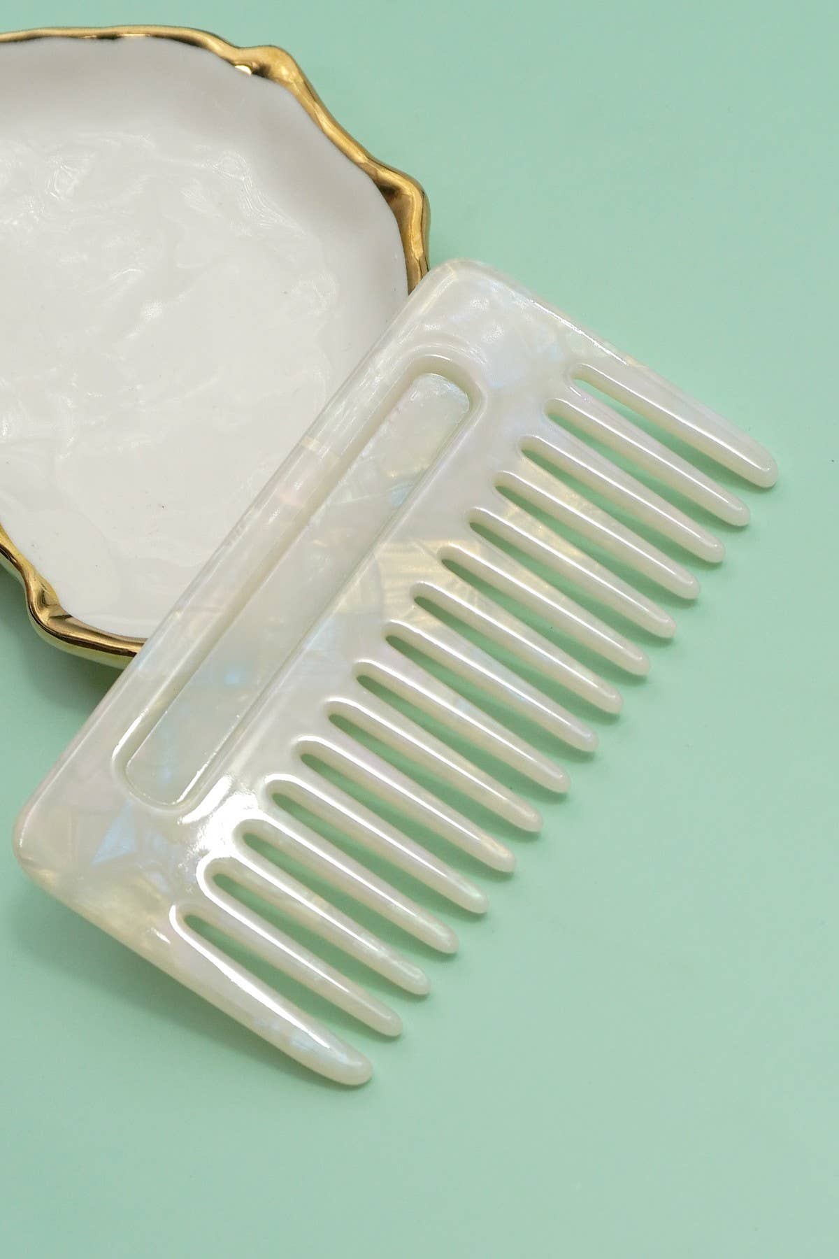 CLASSIC WIDE TOOTH ACETATE COMB