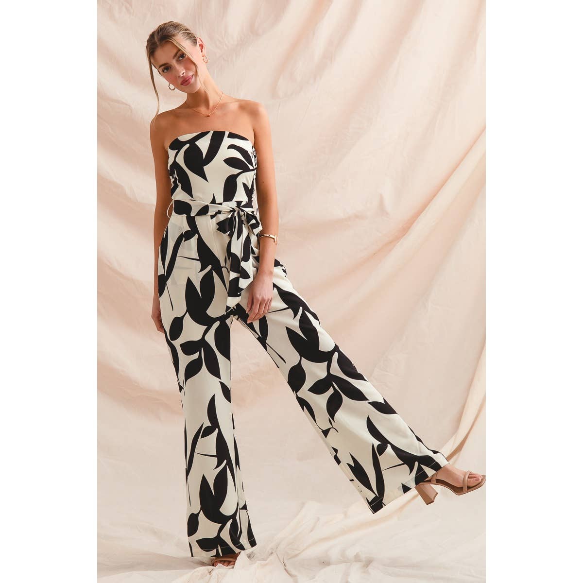 PRINTED STRAPLESS BACK SMOCKED TUBE TOP JUMPSUIT