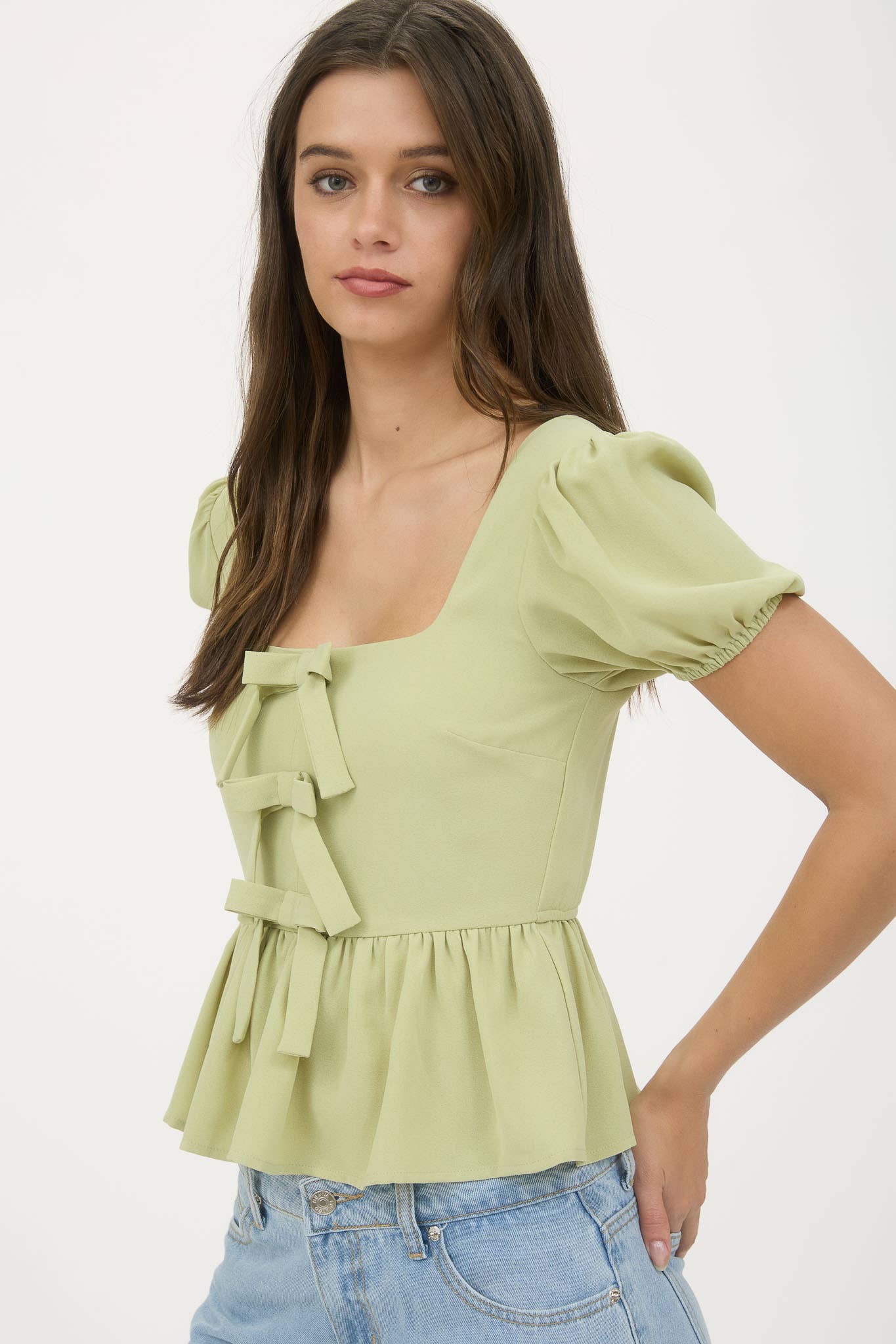 FRONT BOW DETAIL PUFF SLEEVE PEPLUM TOP