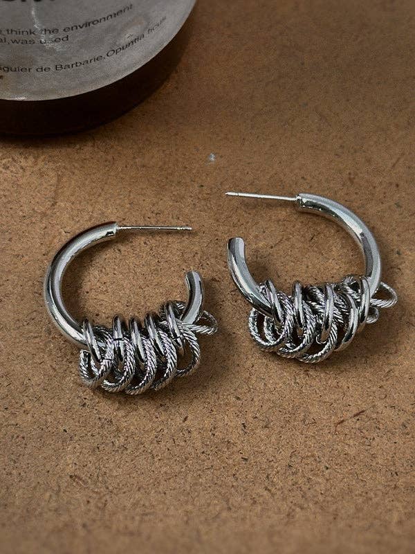 Simple C Circle Crossover Earrings DPJE46